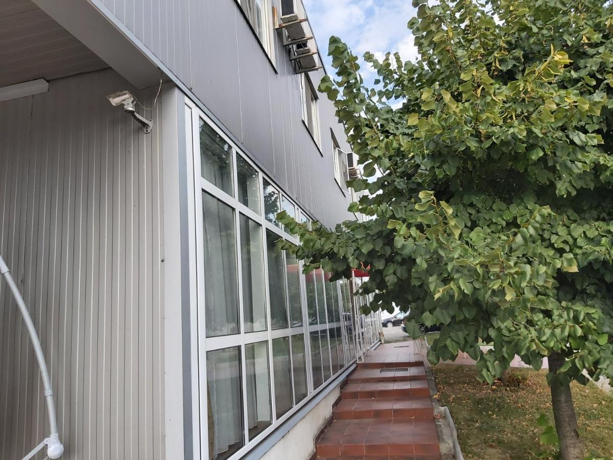 Hotel River Targu Jiu Exterior photo