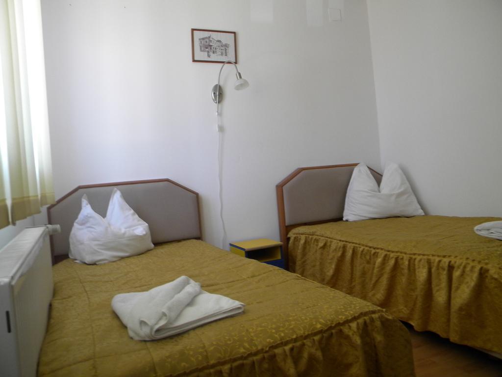 Hotel River Targu Jiu Room photo