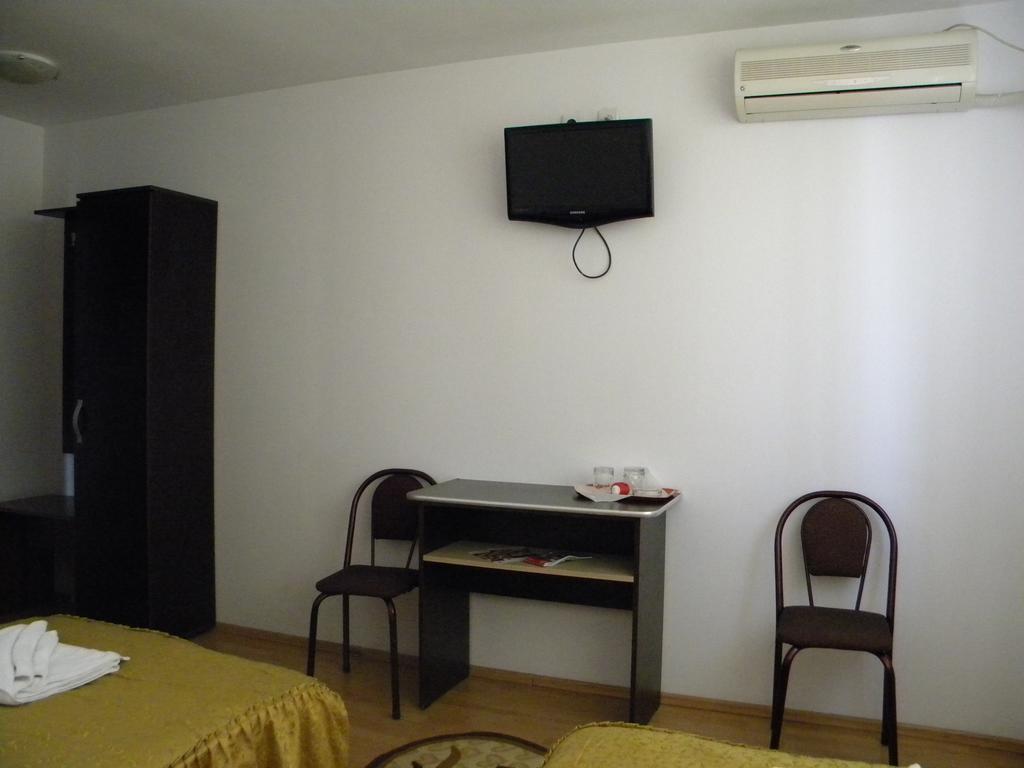 Hotel River Targu Jiu Room photo