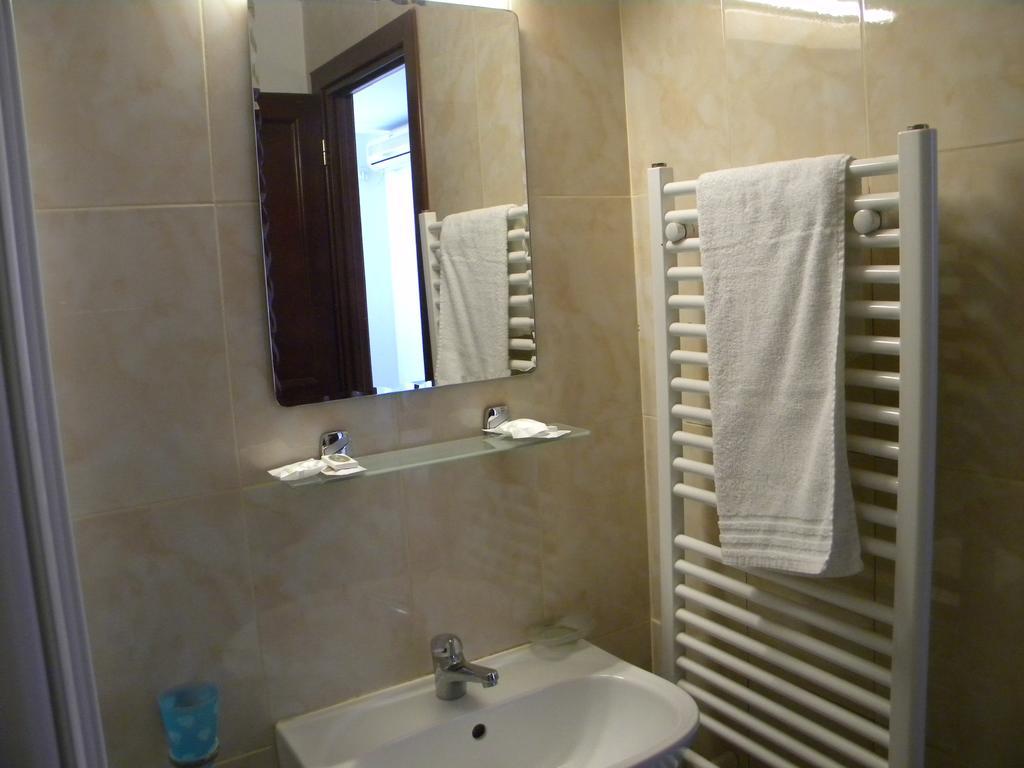 Hotel River Targu Jiu Room photo